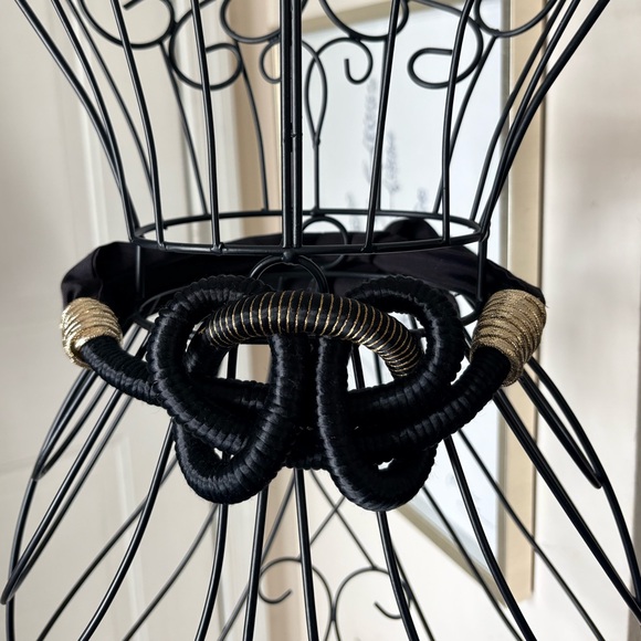 Accessories - VTG Unique Black Metallic Gold Thread Knot Rope Belt